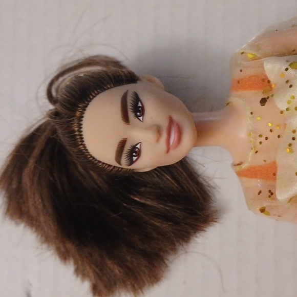 4/$40 Brunette Barbie Doll With 2 Dresses - Picture 6 of 7